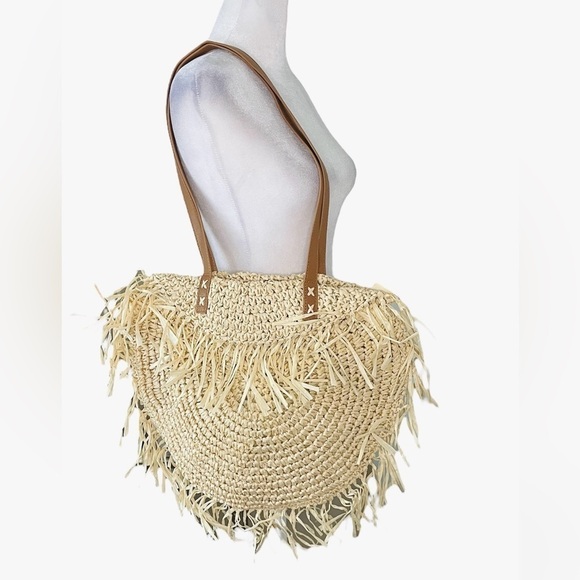 Round Straw Fringe Boho Shoulder Bag - Picture 2 of 5